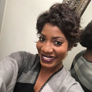 Meet your Posher, Monique